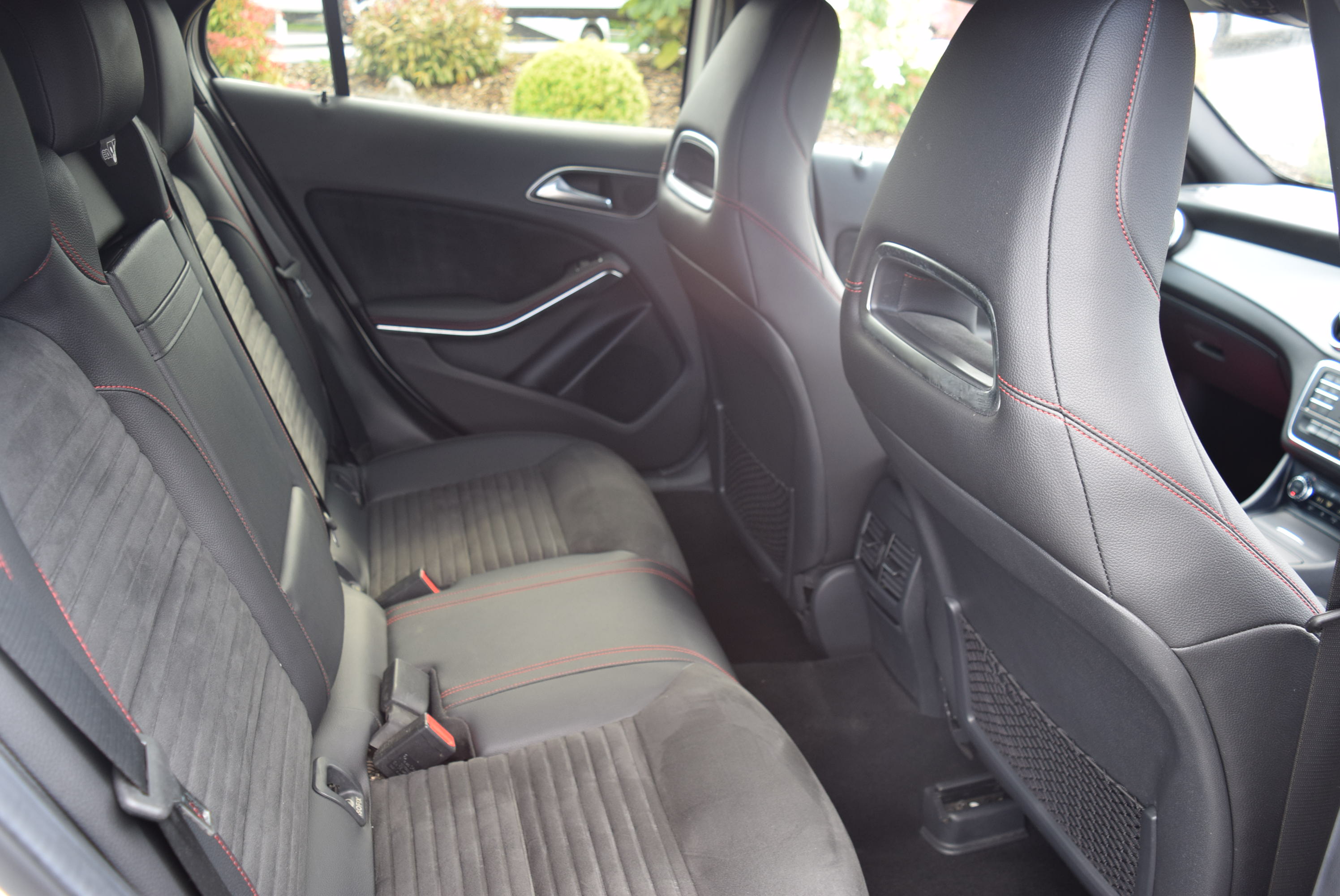 MERCEDES-BENZ GLA CLASS GLA 220d 4Matic AMG Line 5dr Auto For Sale