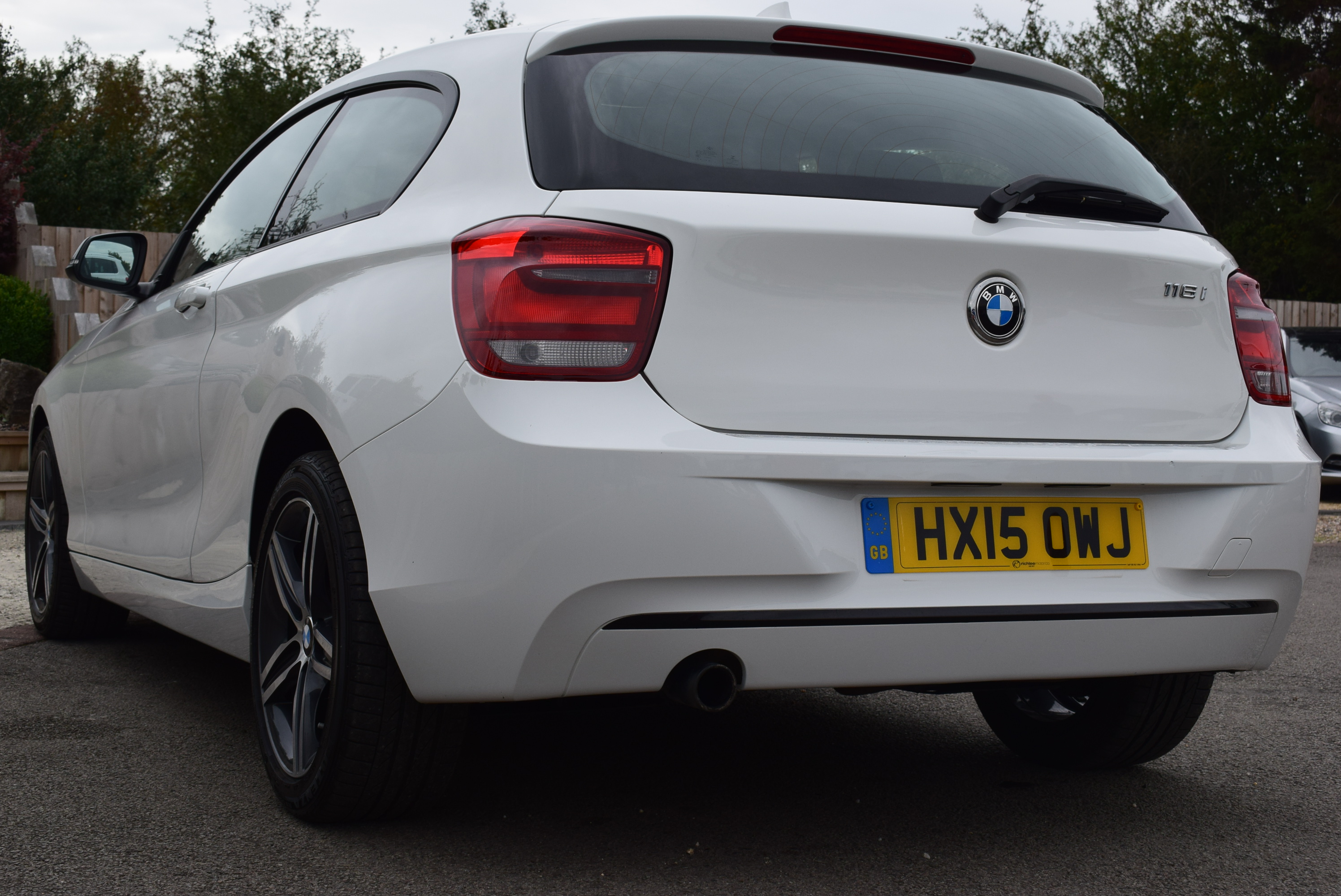 BMW 1 SERIES 116i Sport 3dr For Sale :: Richlee Motor Co. Ltd