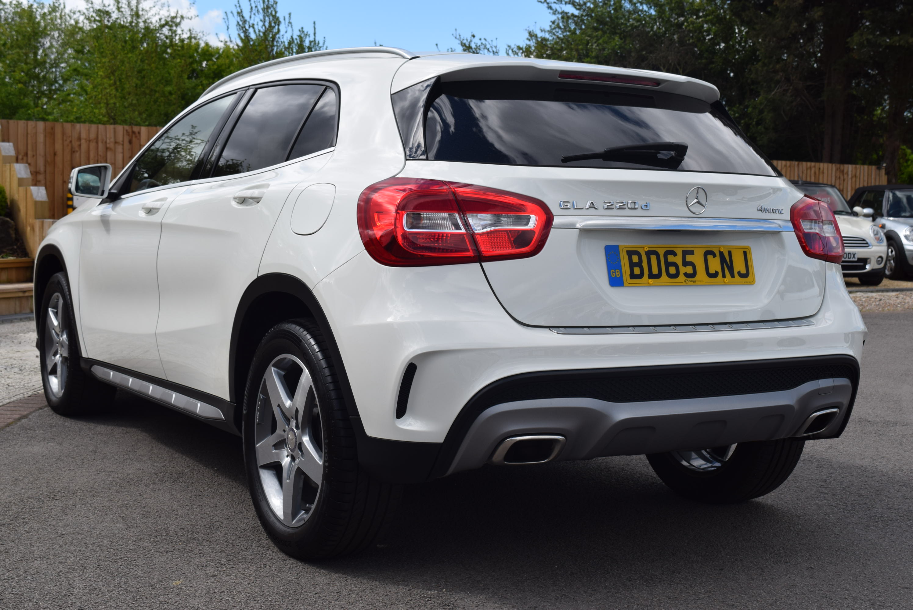 MERCEDES-BENZ GLA CLASS GLA 220d 4Matic AMG Line 5dr Auto For Sale