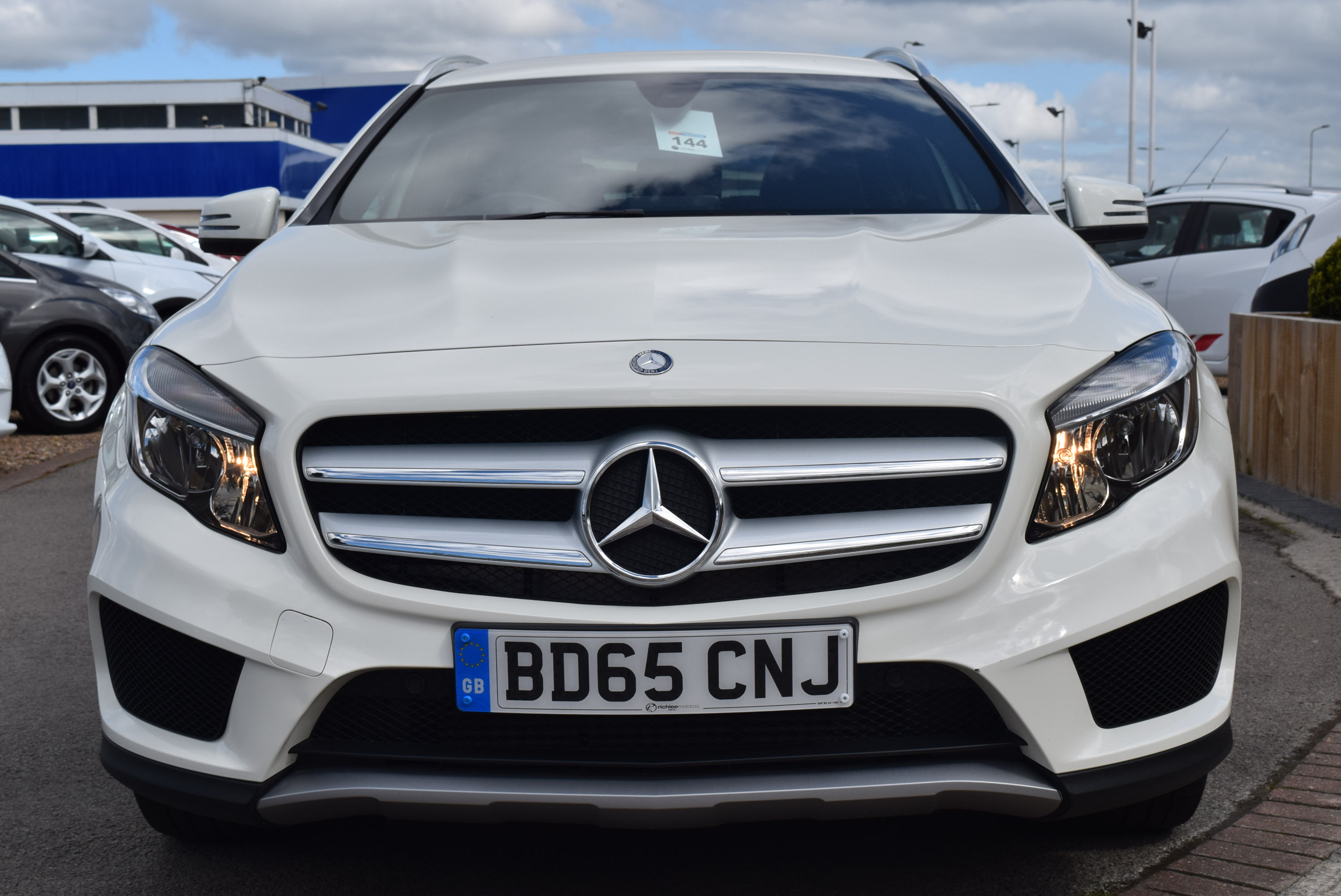 MERCEDES-BENZ GLA CLASS GLA 220d 4Matic AMG Line 5dr Auto For Sale