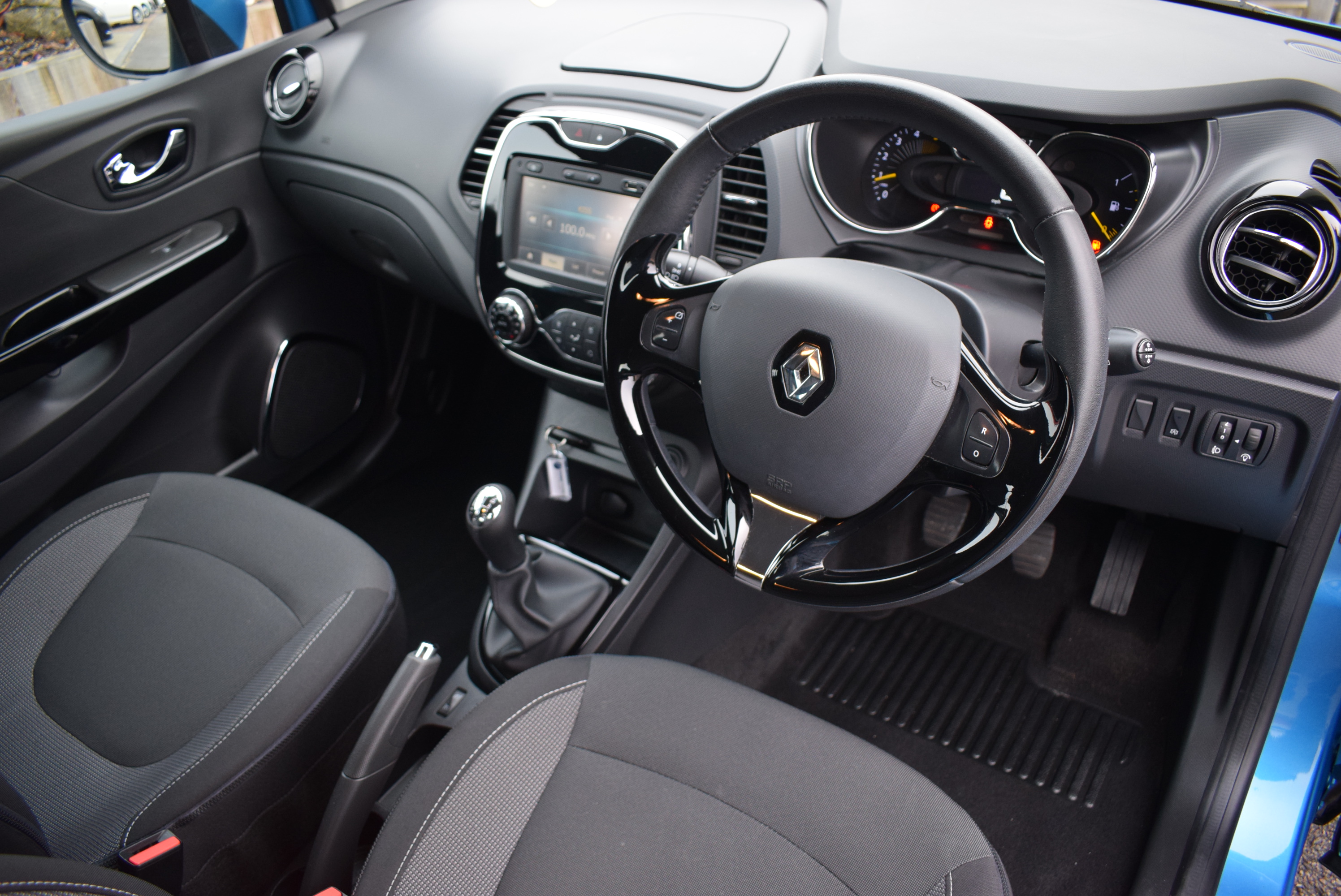 Renault Captur 1 5 Dci 90 Dynamique Medianav Energy 5 Dr Review