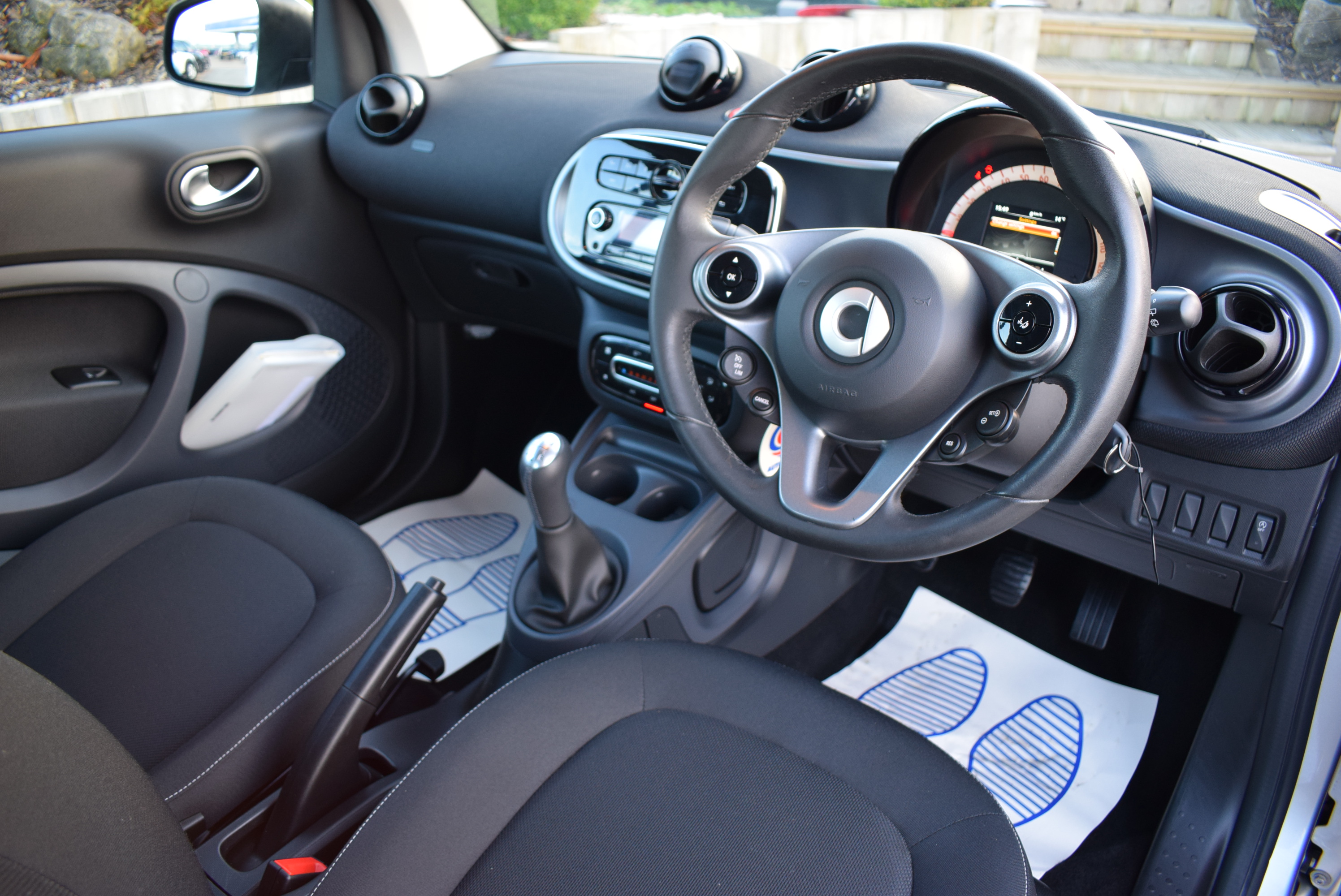 SMART FORTWO COUPE 1.0 Passion 2dr For Sale :: Richlee Motor Co. Ltd