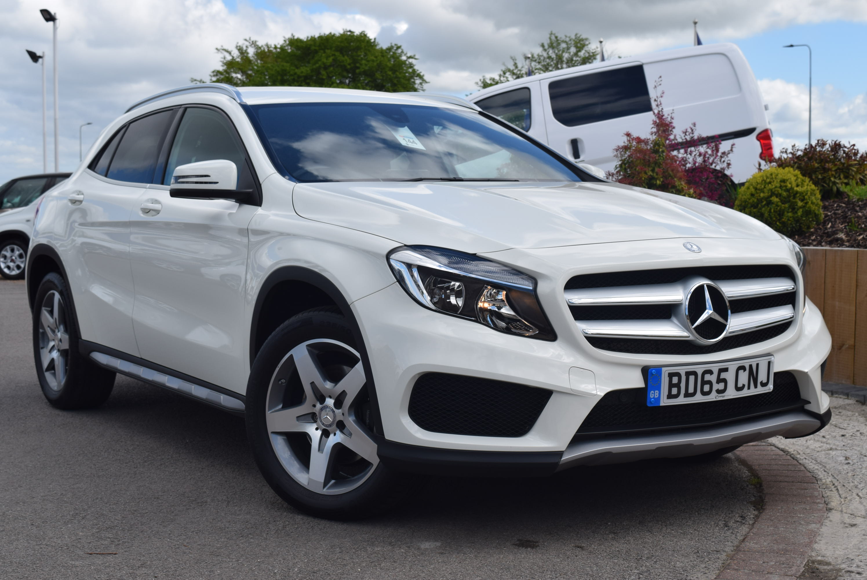 MERCEDES-BENZ GLA CLASS GLA 220d 4Matic AMG Line 5dr Auto For Sale