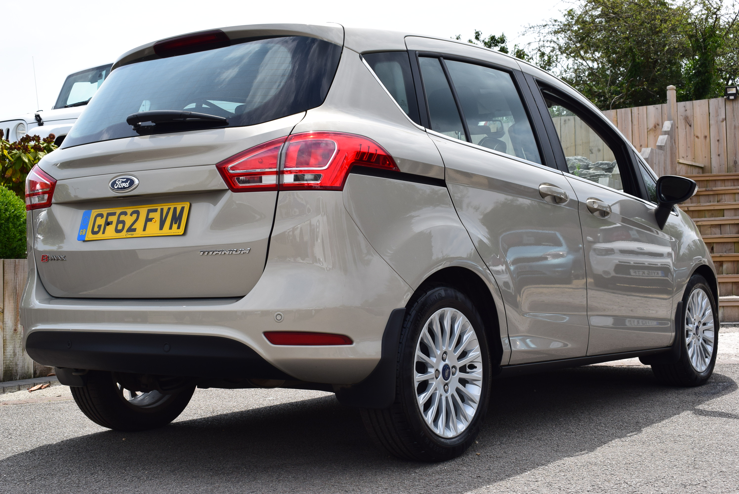 FORD B-MAX 1.6 Titanium 5dr Powershift For Sale :: Richlee Motor Co. Ltd