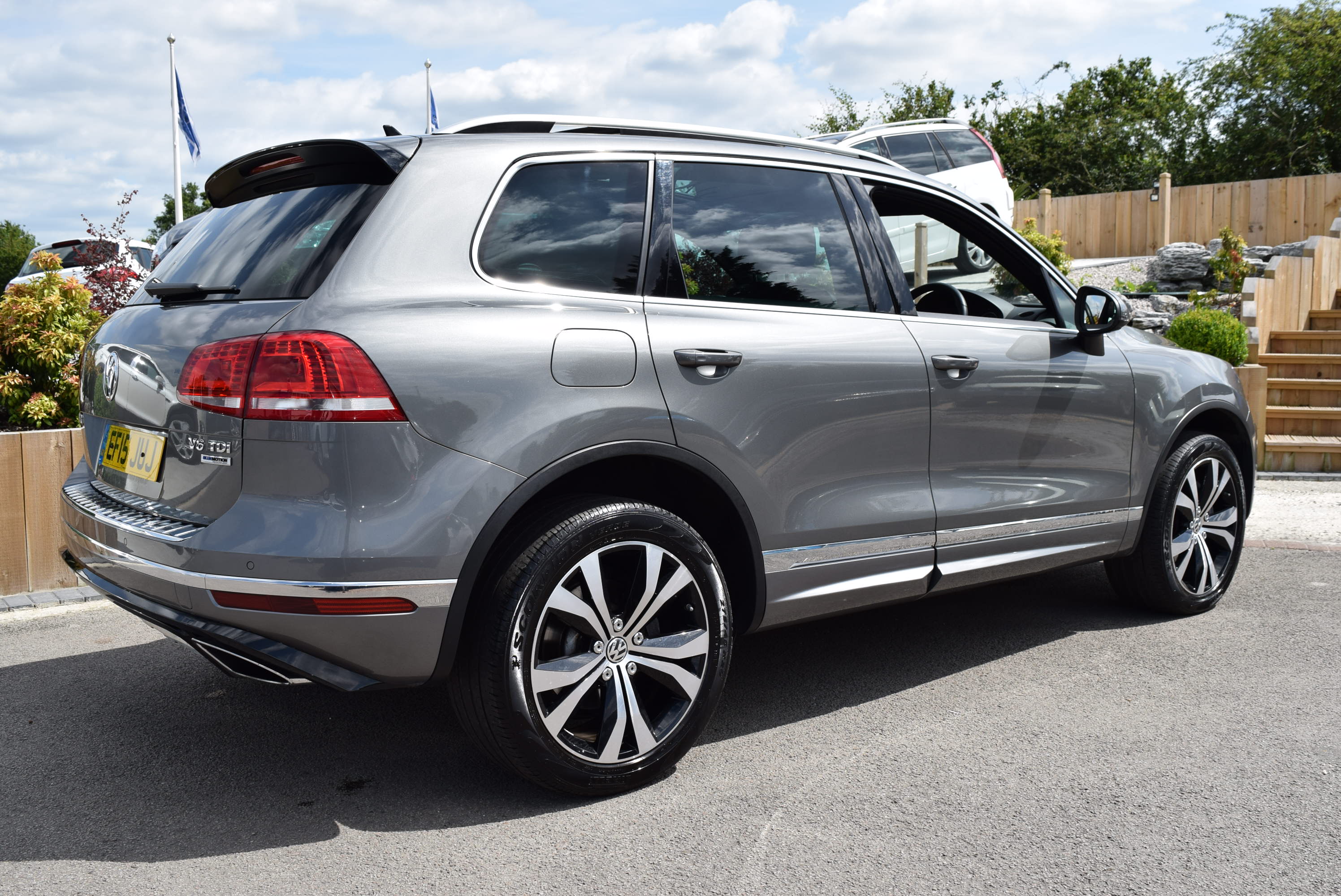 VOLKSWAGEN TOUAREG 3.0 V6 TDI BlueMotion Tech R Line 5dr Tip Auto For Sale