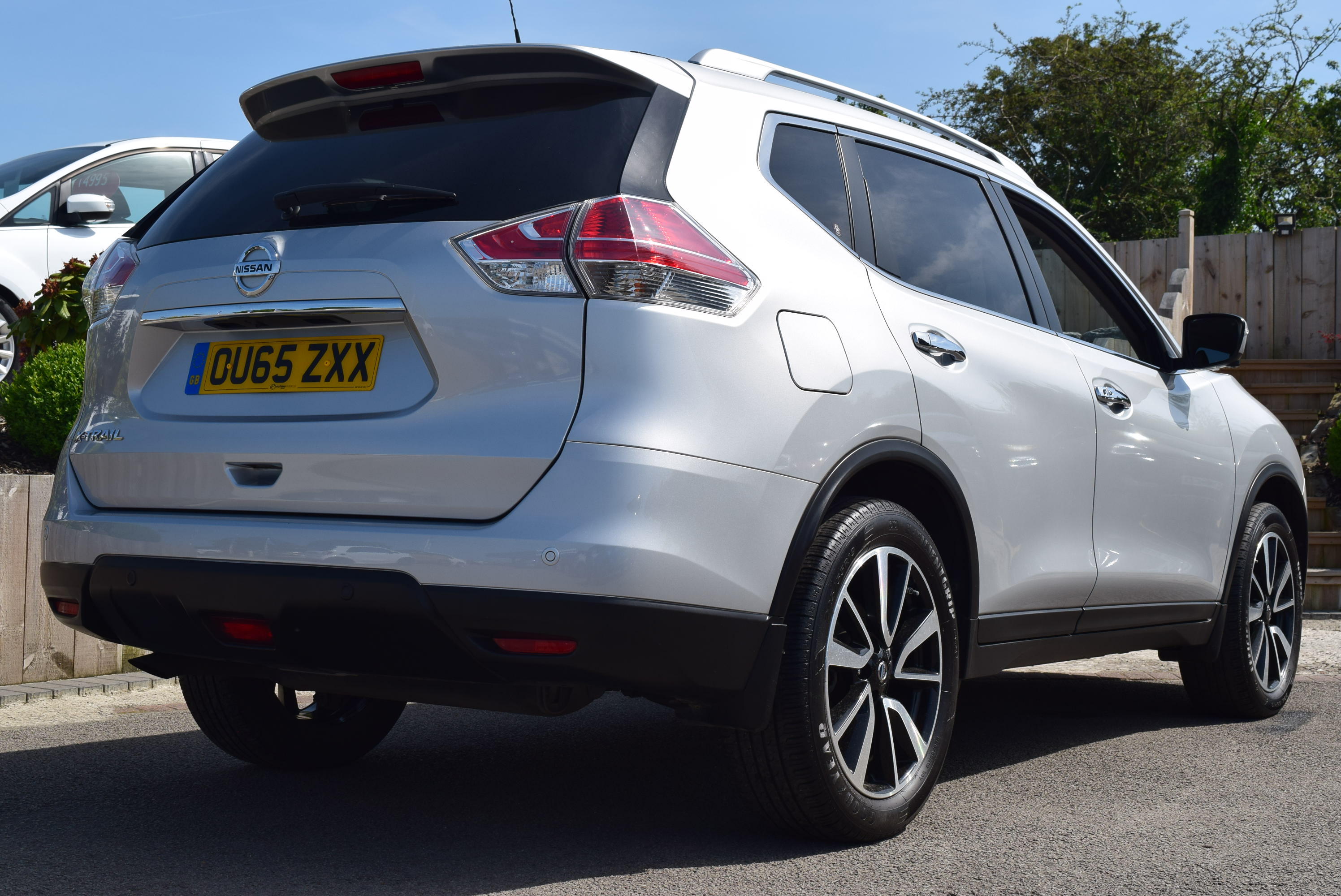 NISSAN XTRAIL 1.6 dCi Tekna 5dr Xtronic For Sale Richlee Motor Co. Ltd