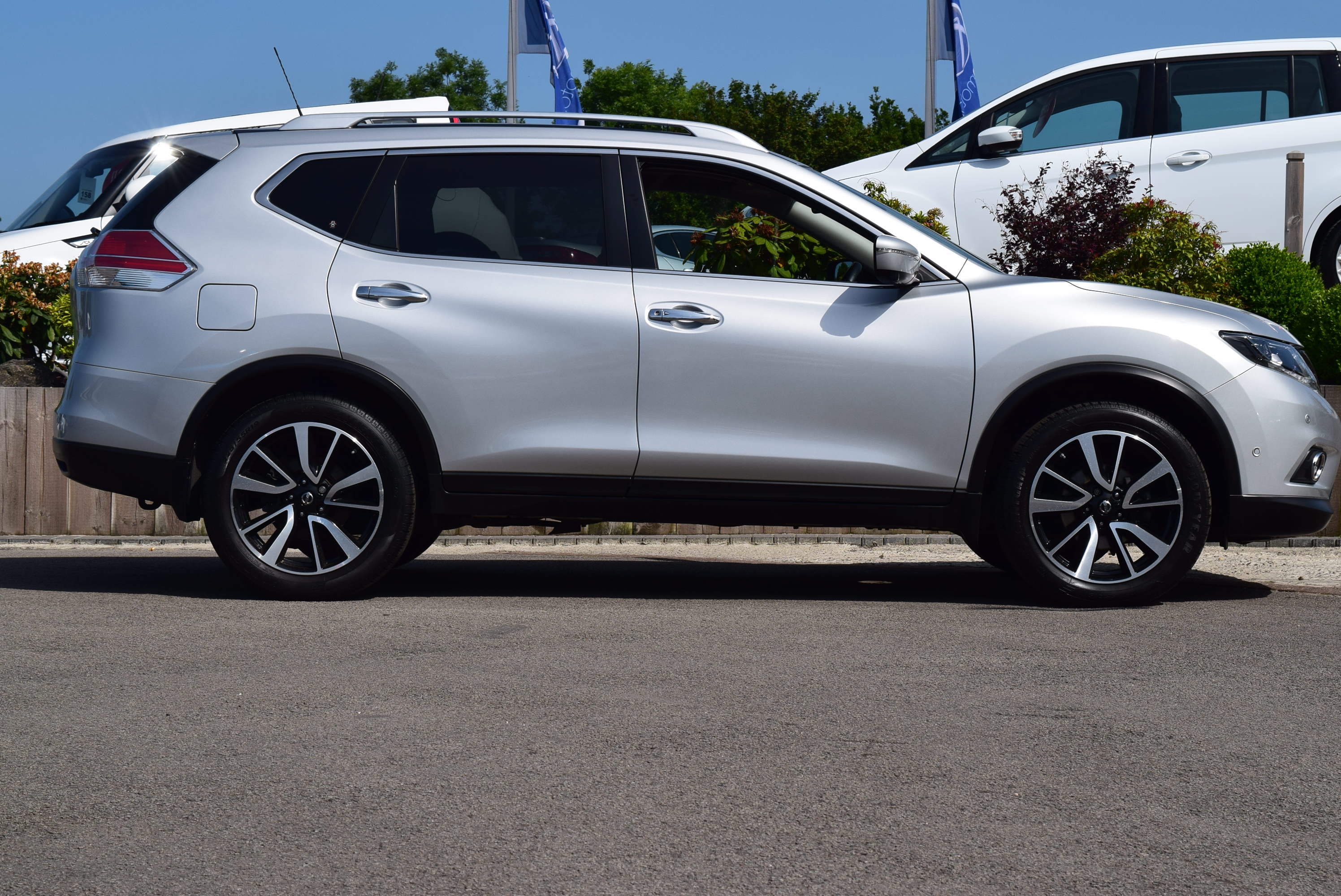 NISSAN XTRAIL 1.6 dCi Tekna 5dr Xtronic For Sale Richlee Motor Co. Ltd