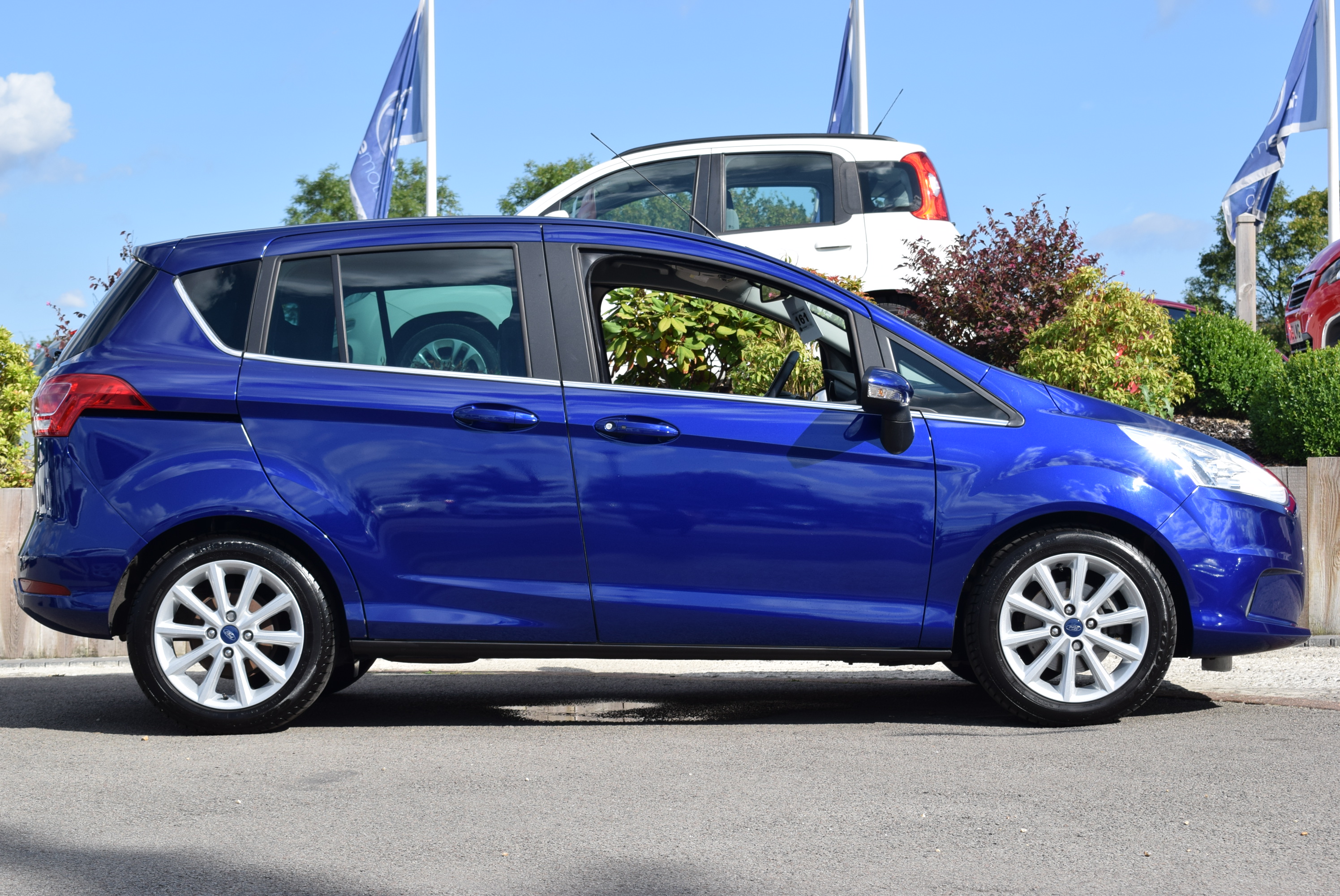 FORD B-MAX 1.6 Titanium 5dr Powershift For Sale :: Richlee Motor Co. Ltd