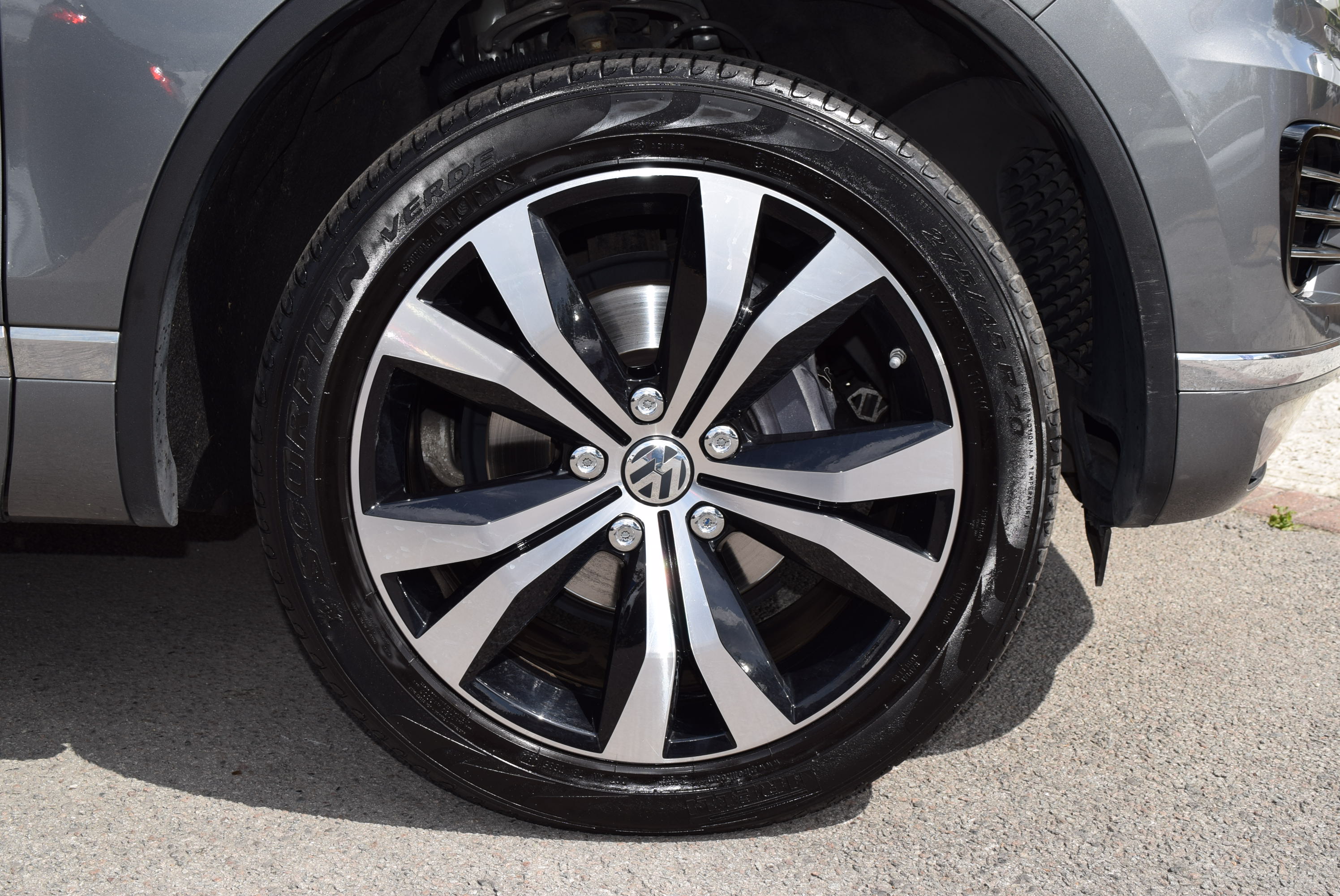 VOLKSWAGEN TOUAREG 3.0 V6 TDI BlueMotion Tech R Line 5dr Tip Auto For Sale